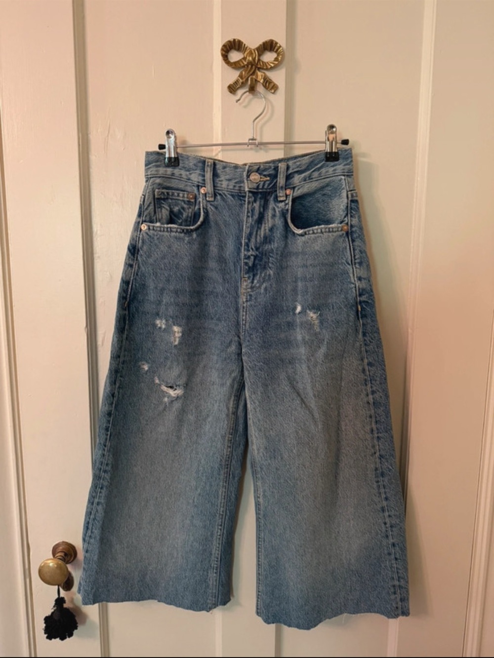 Levi's Distressed High-Rise Wide-Leg Jeans in Blue Denim